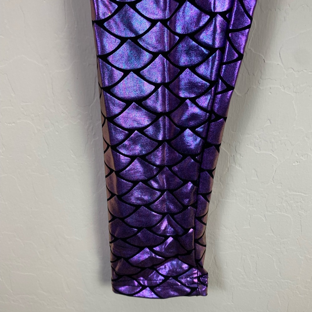 ✨ Mystical Mermaid Iridescent Leggings - Halloween and Festival Ready! ✨ - Picture 4 of 11